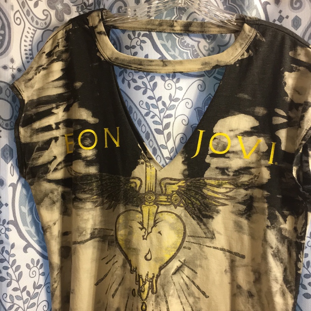 Bon Jovi v neck cut out tee M tie dye